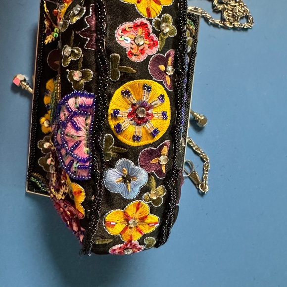 Black and Yellow Floral Embellished Clutch - Picture 5 of 13